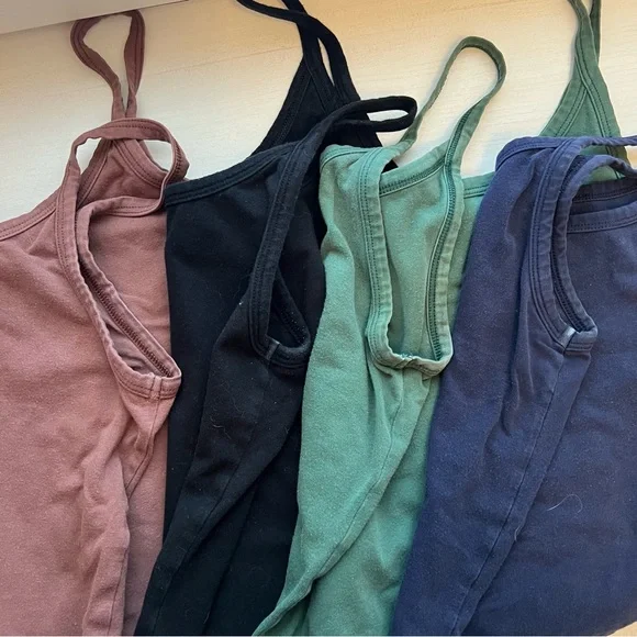 Arq - Crop Tank Bundle (Size L) - Picture 3 of 5